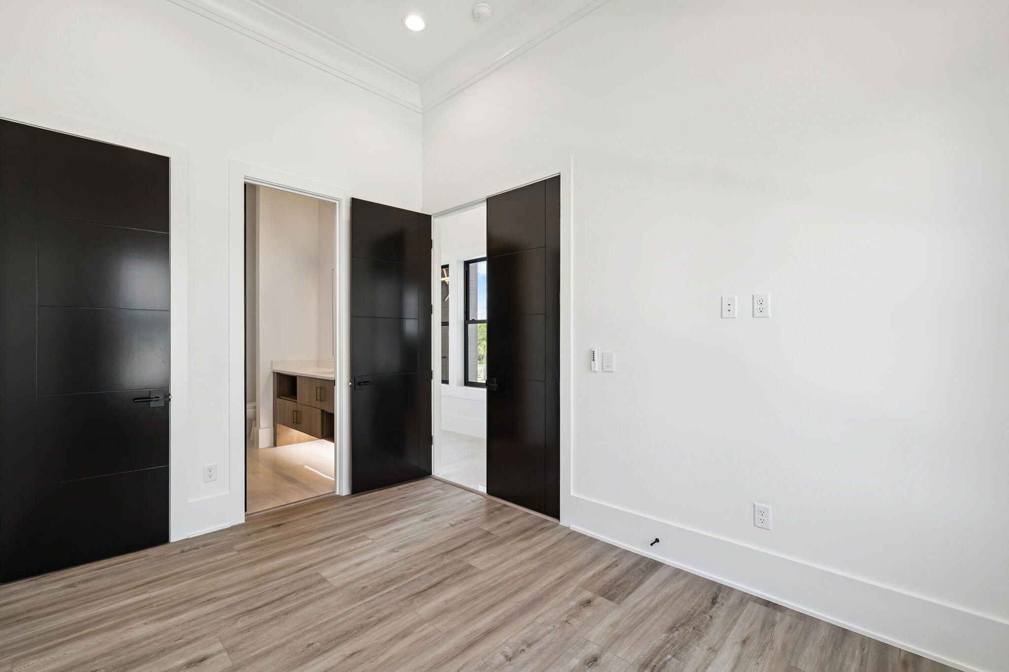 48 E Beach Drive