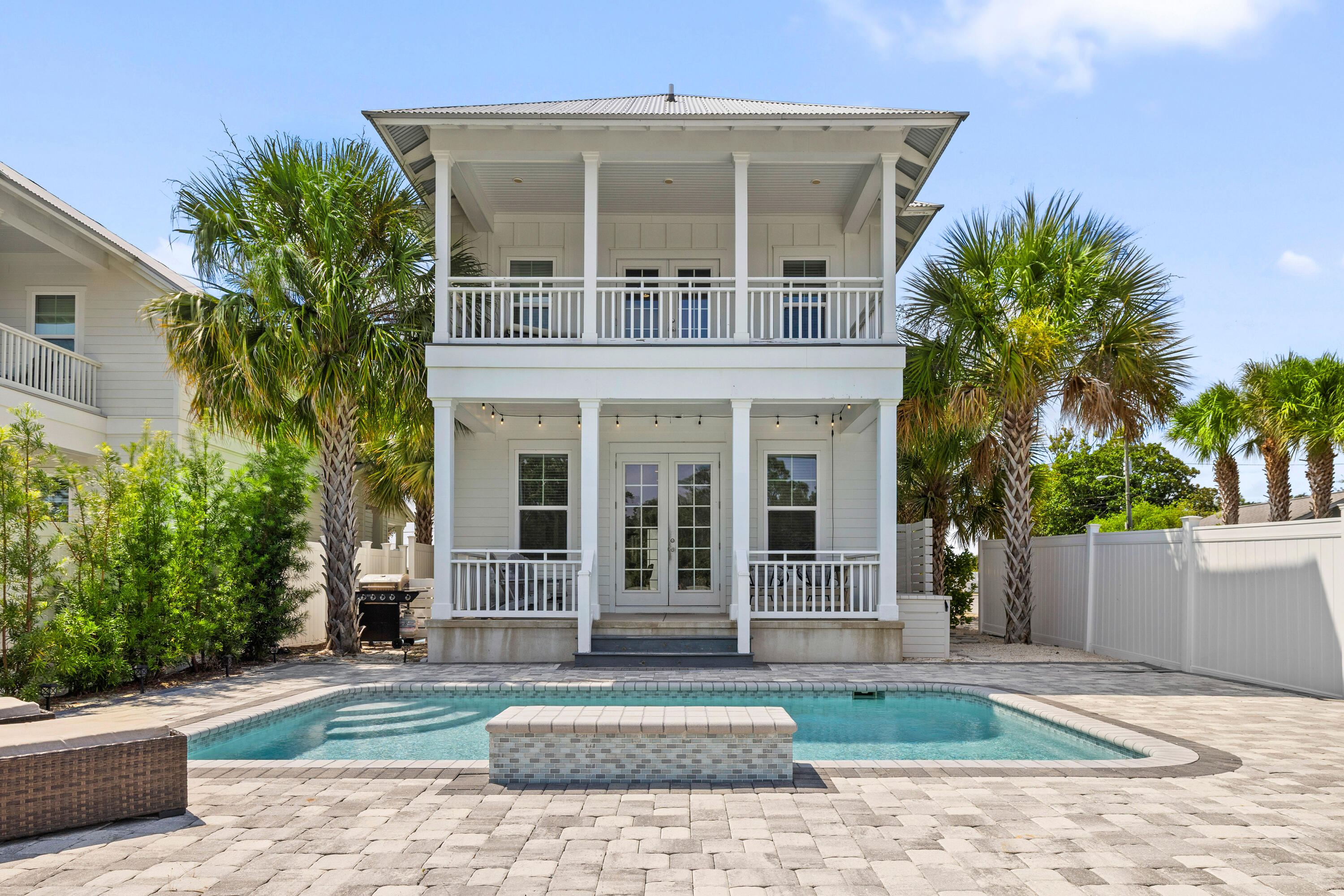 215 Sands Street