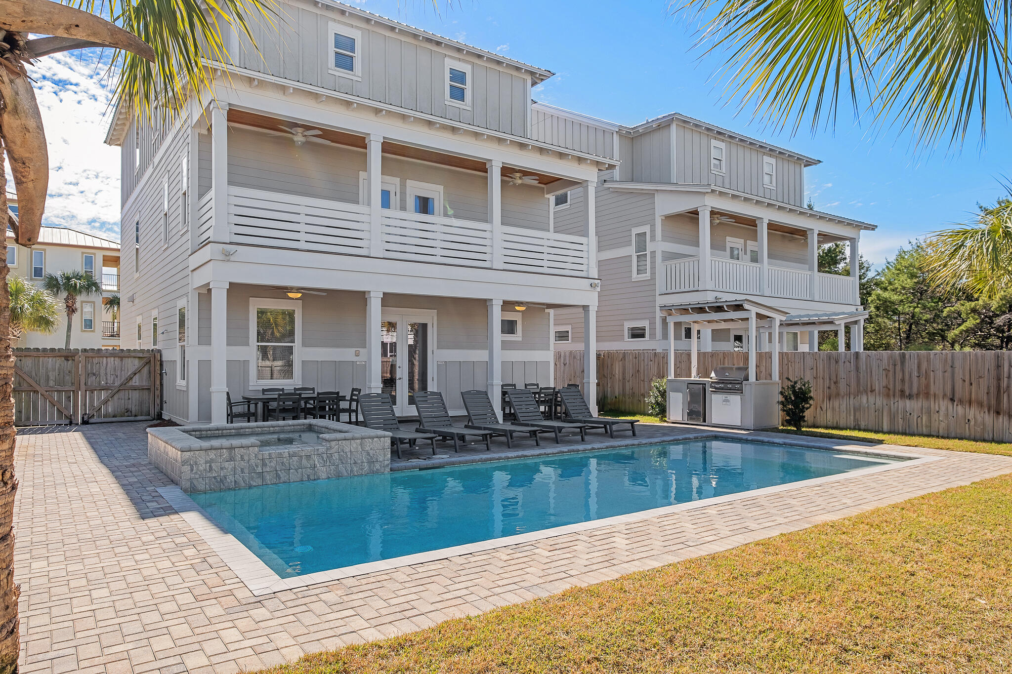 36 W Palm Beach Street