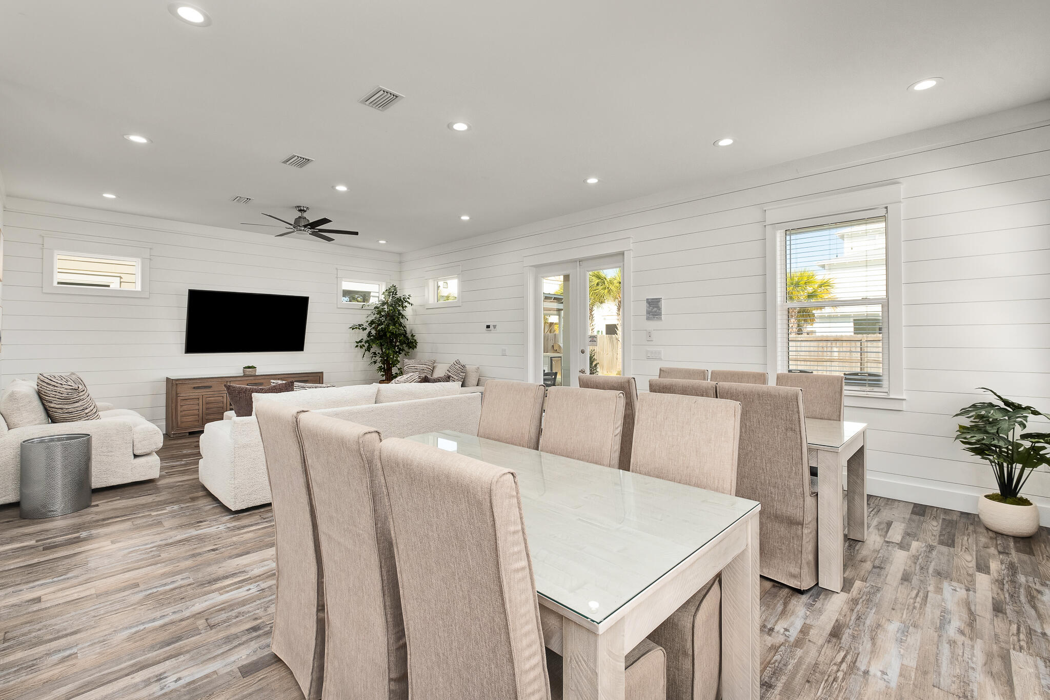 36 W Palm Beach Street