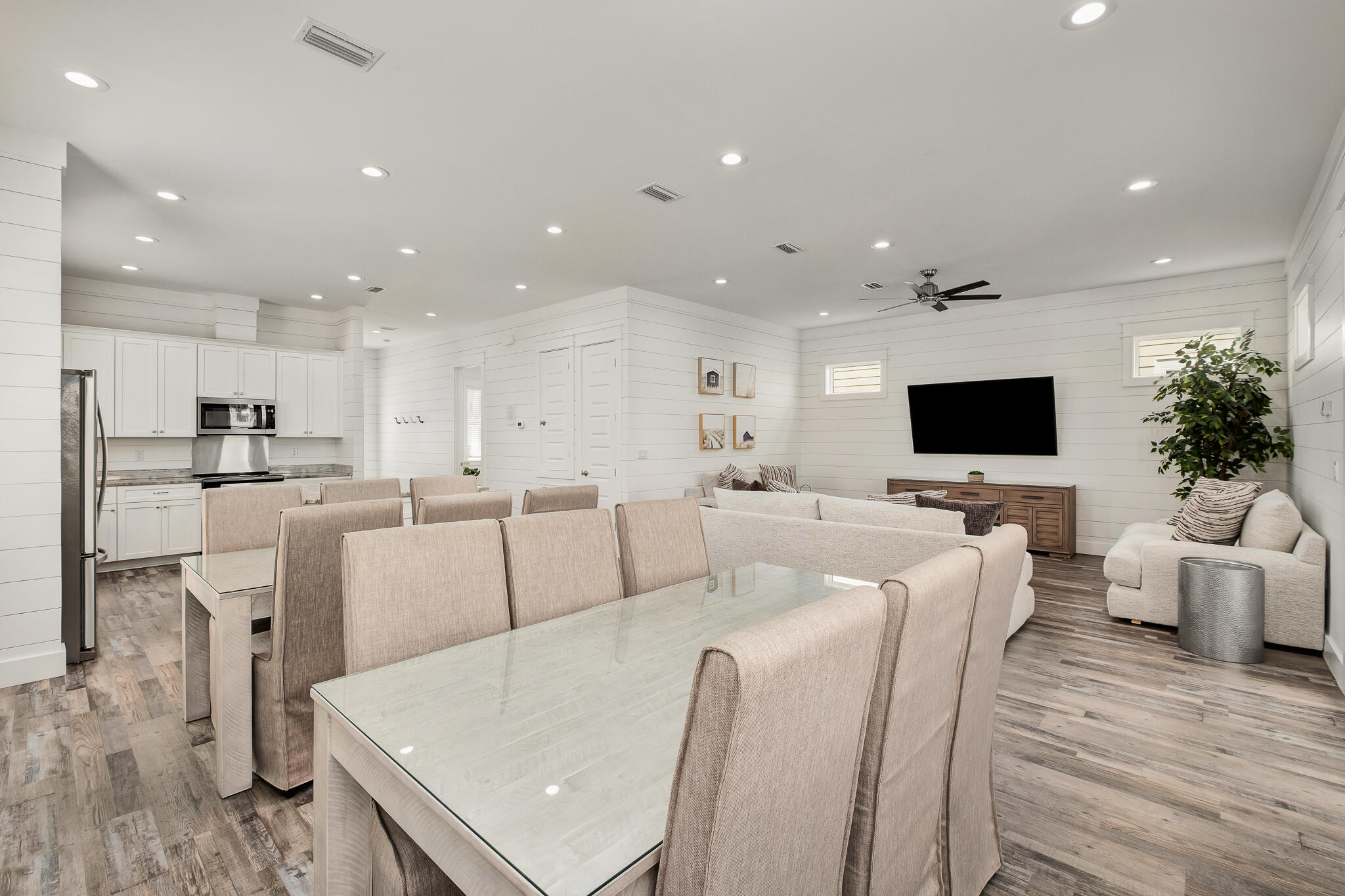 36 W Palm Beach Street