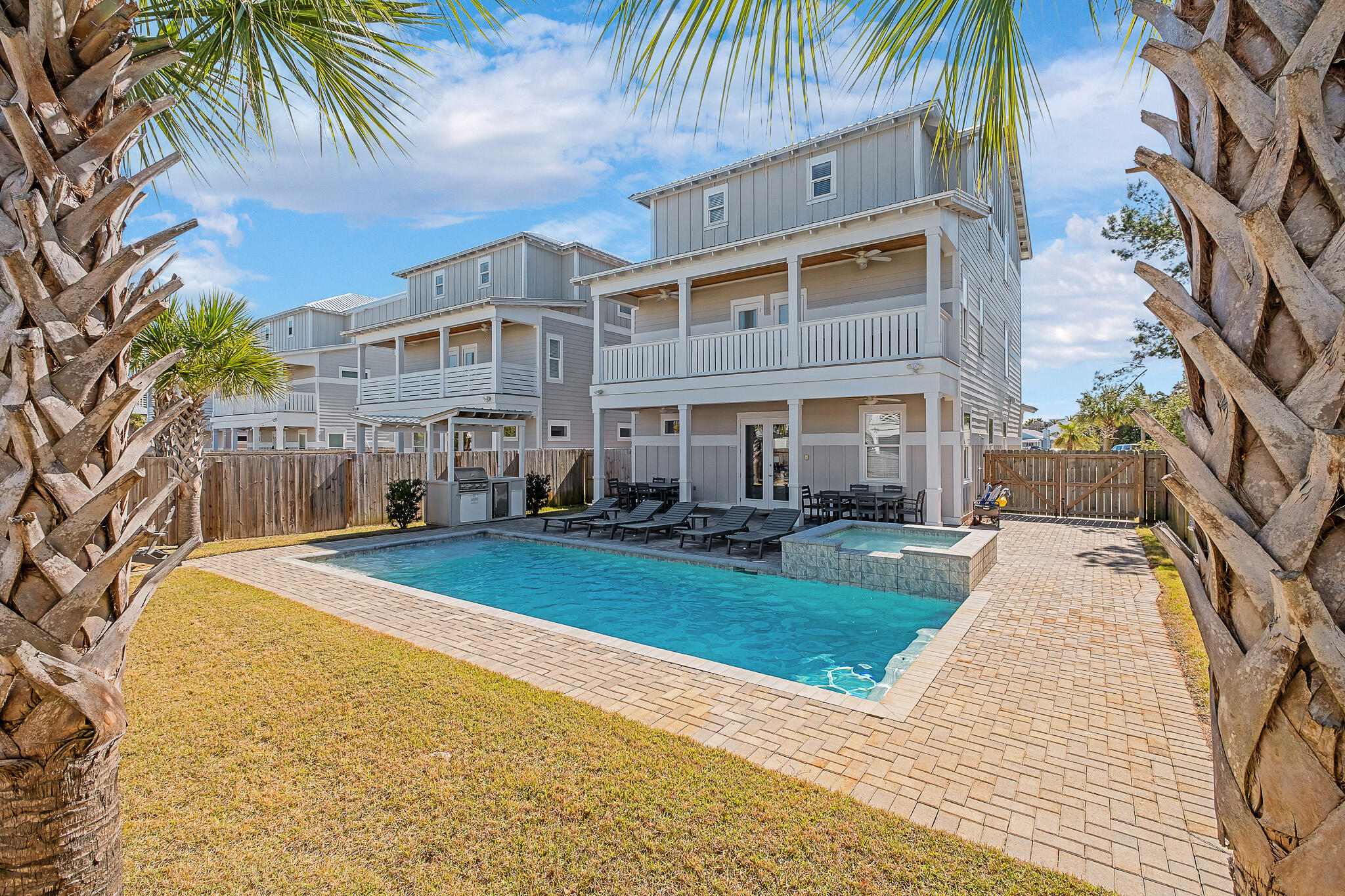 48 W Palm Beach Street