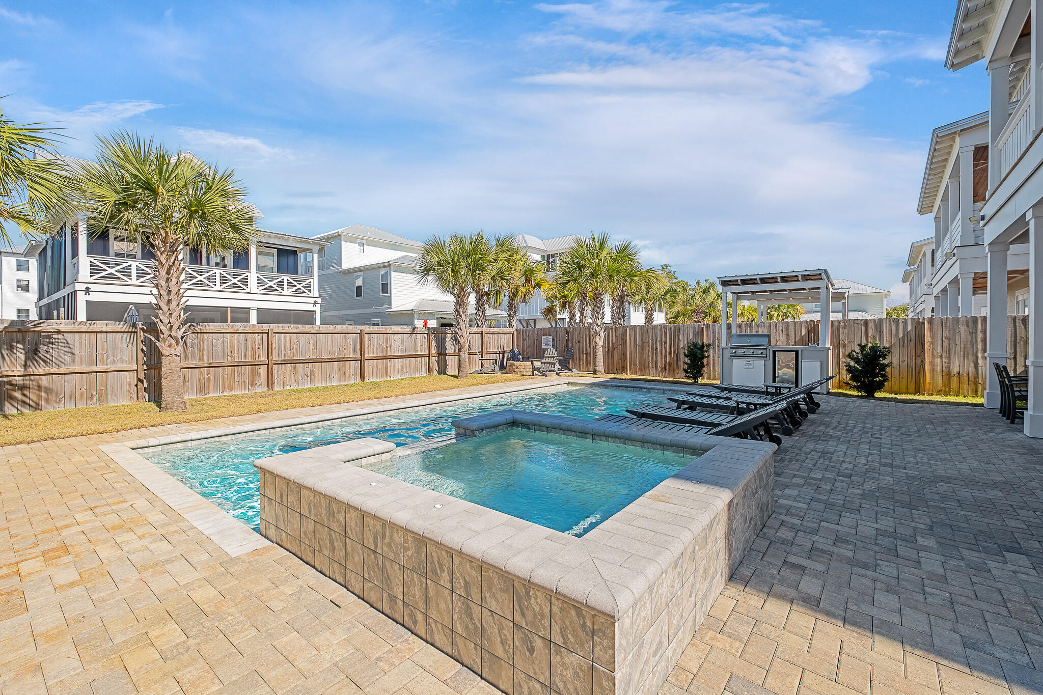 48 W Palm Beach Street