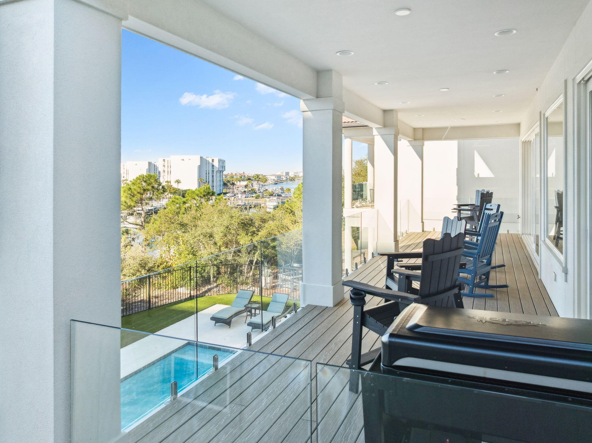 754 Harbor Boulevard