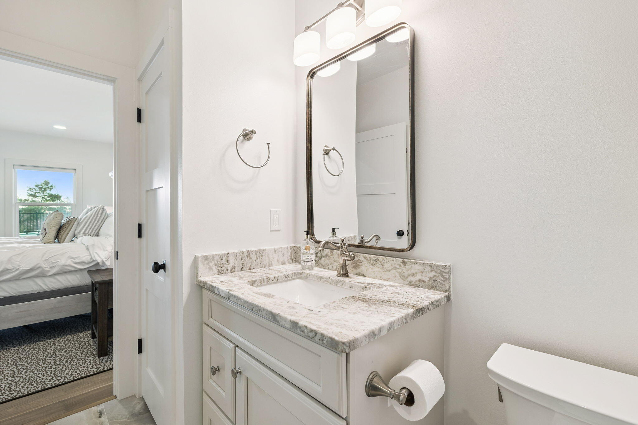 754 Harbor Boulevard