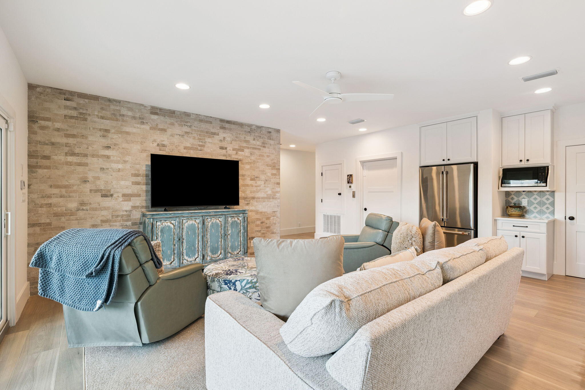 754 Harbor Boulevard