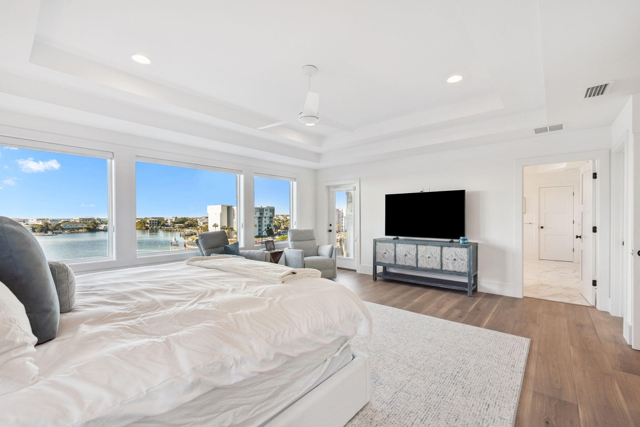 754 Harbor Boulevard