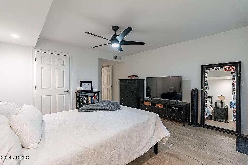 9460 E MISSION Lane # 116