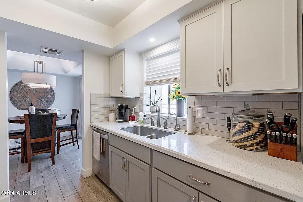 9460 E MISSION Lane # 116