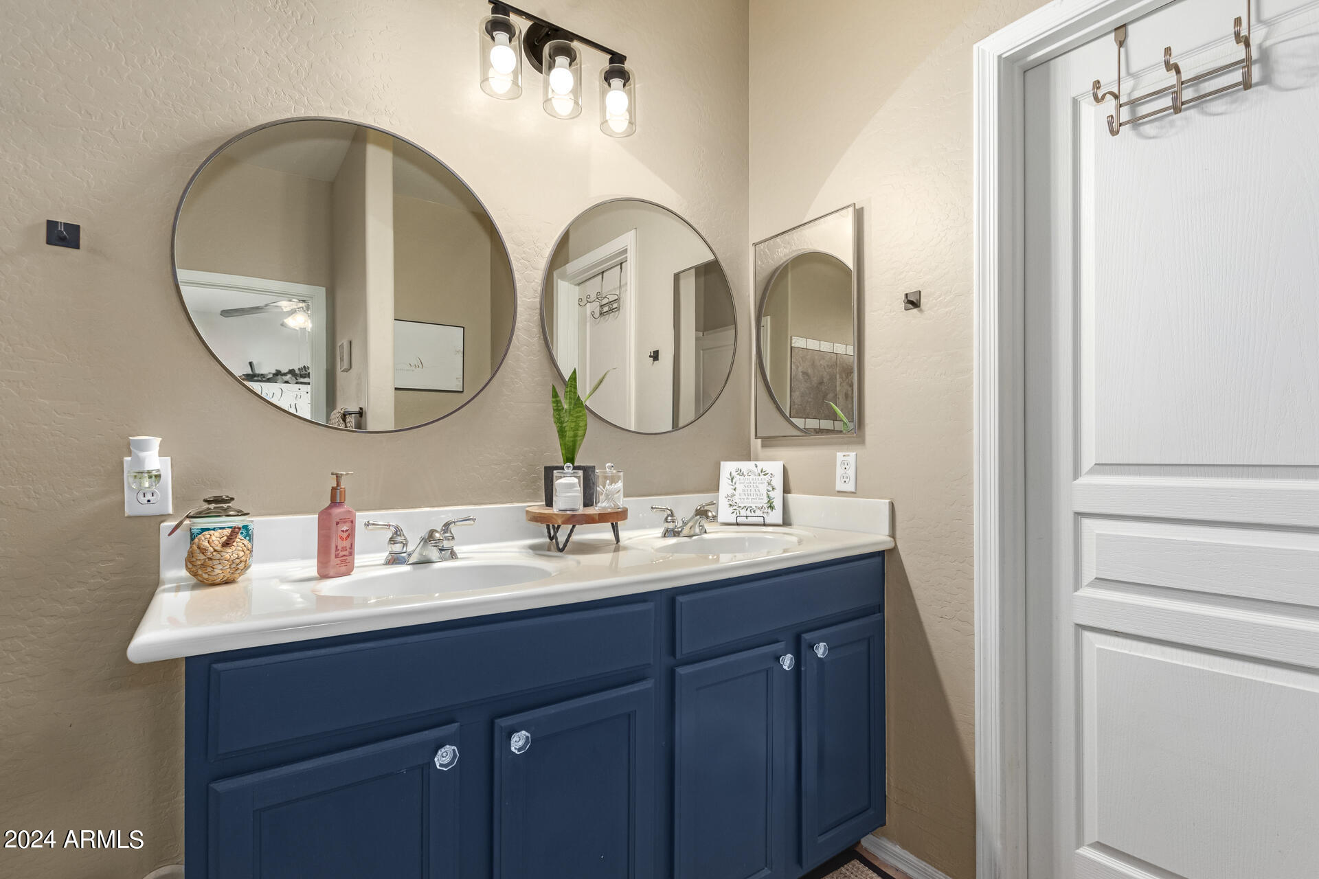 396 E MULE TRAIN Trail E