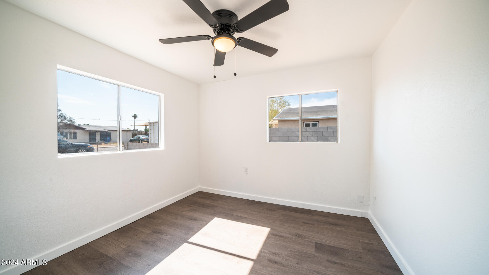 11 S 28TH Drive
