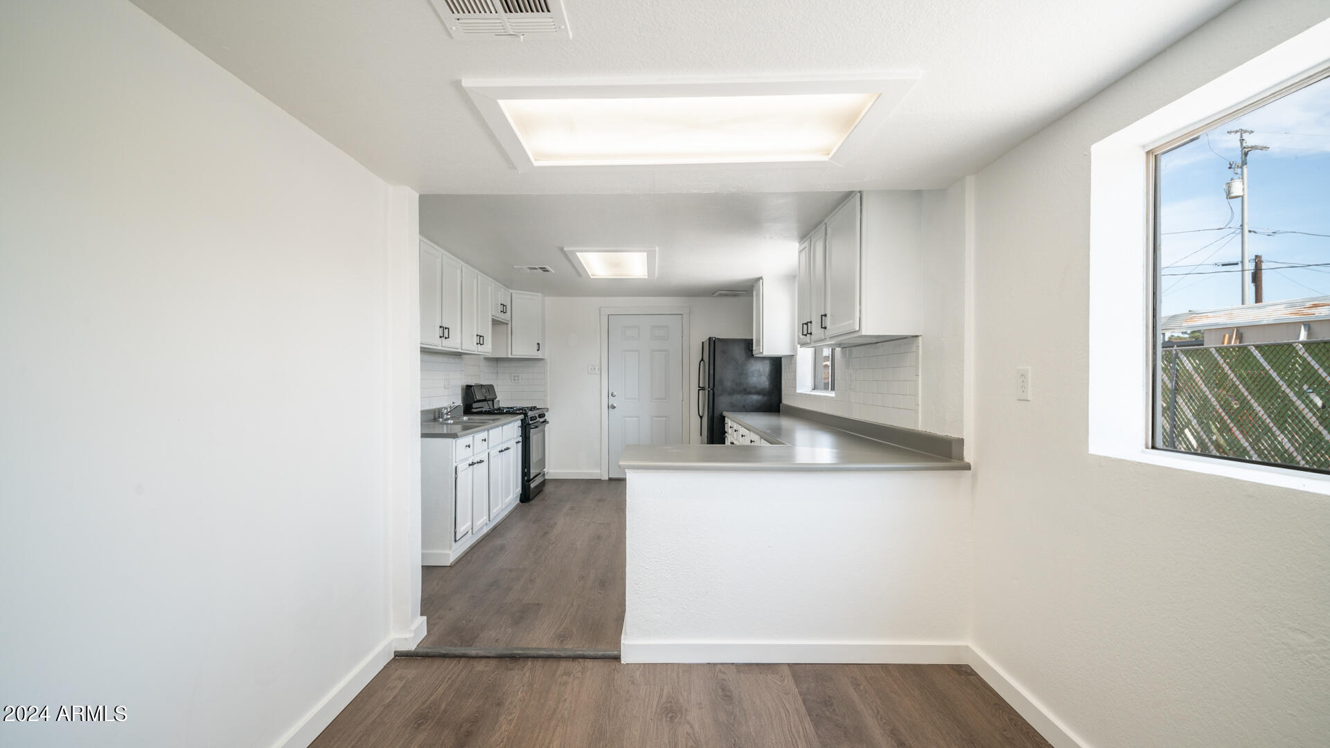 11 S 28TH Drive