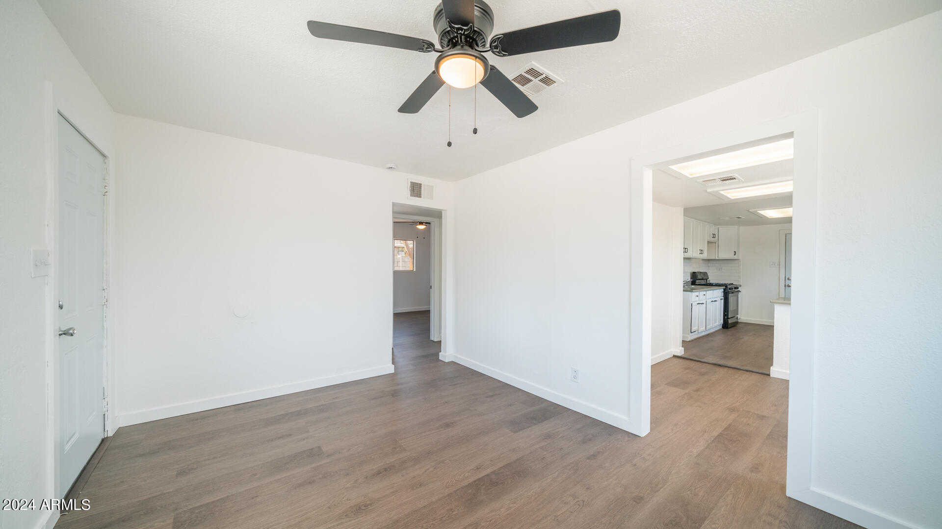 11 S 28TH Drive