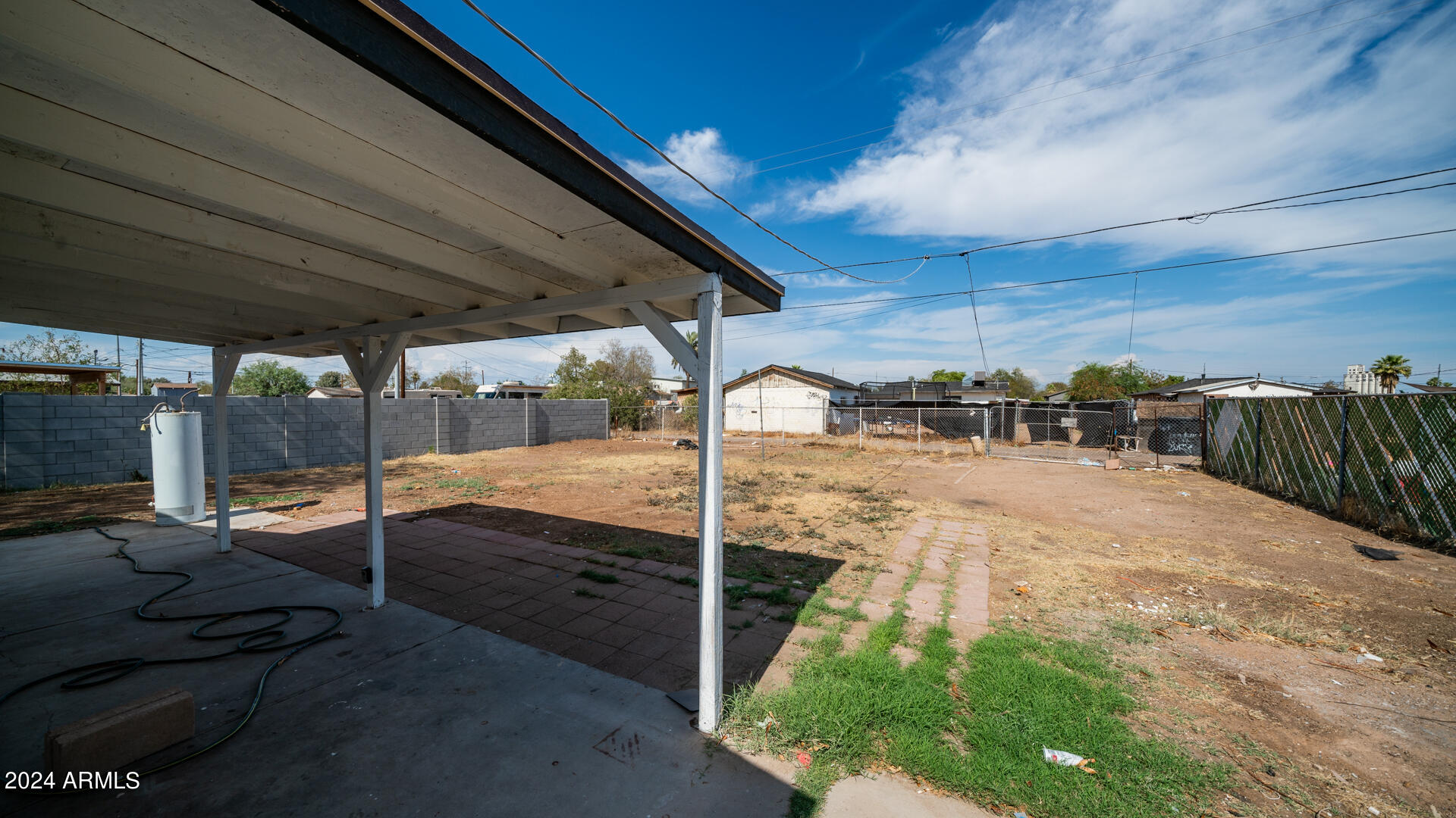 11 S 28TH Drive