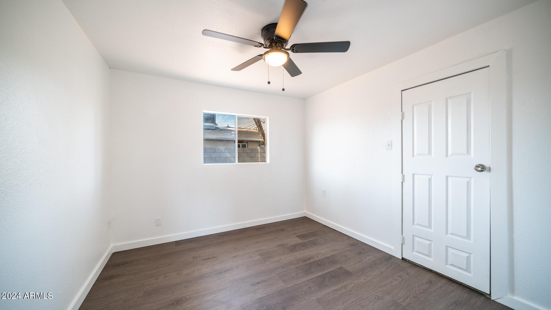 11 S 28TH Drive