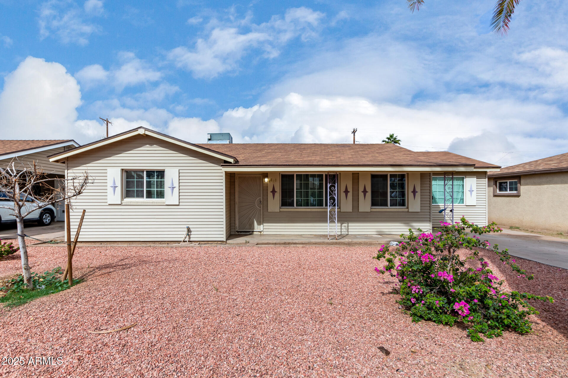 4626 W MITCHELL Drive