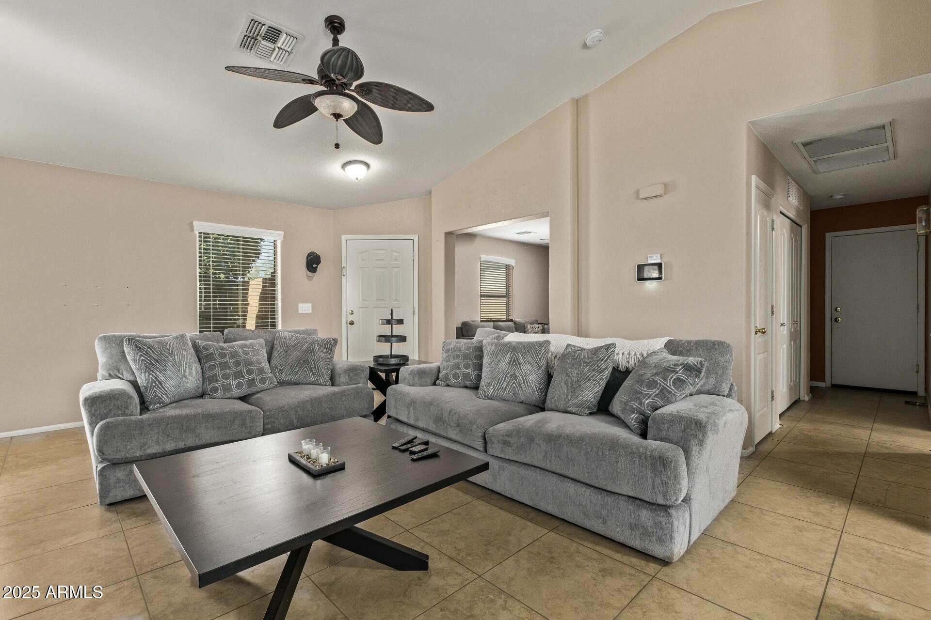 4045 E ARAGONITE Lane