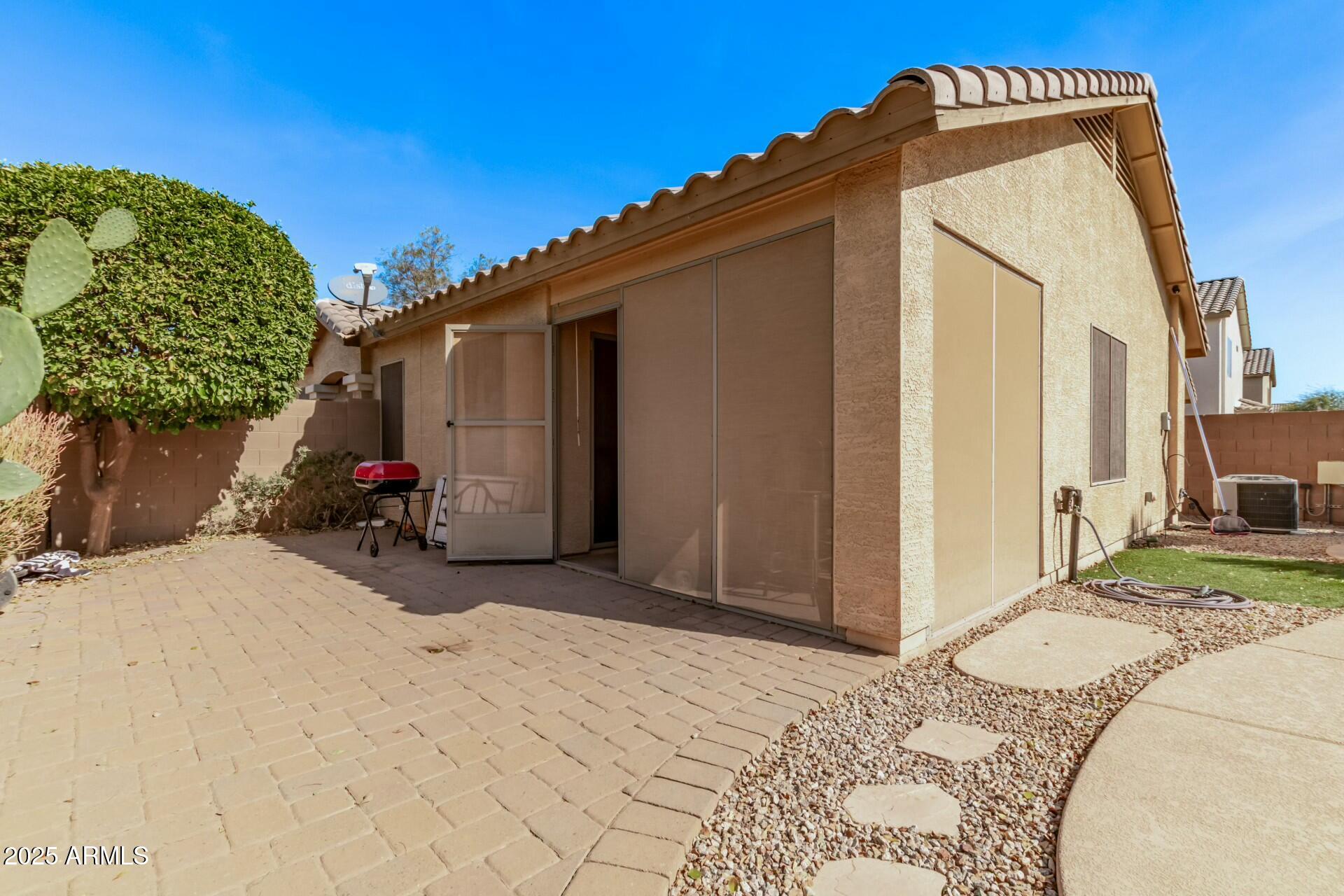 4045 E ARAGONITE Lane