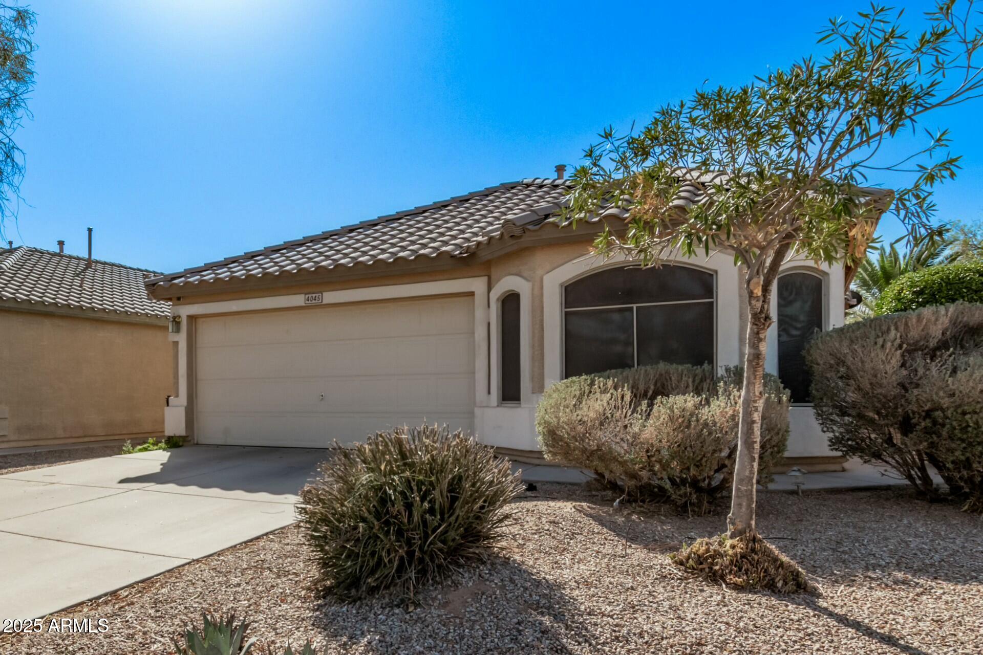 4045 E ARAGONITE Lane