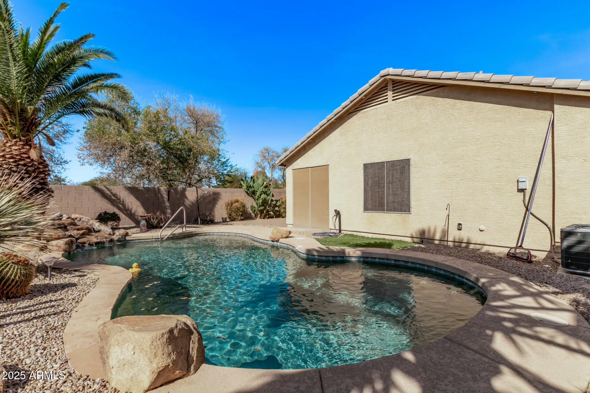 4045 E ARAGONITE Lane
