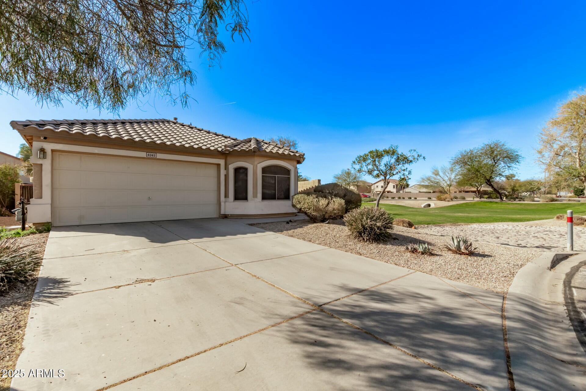 4045 E ARAGONITE Lane