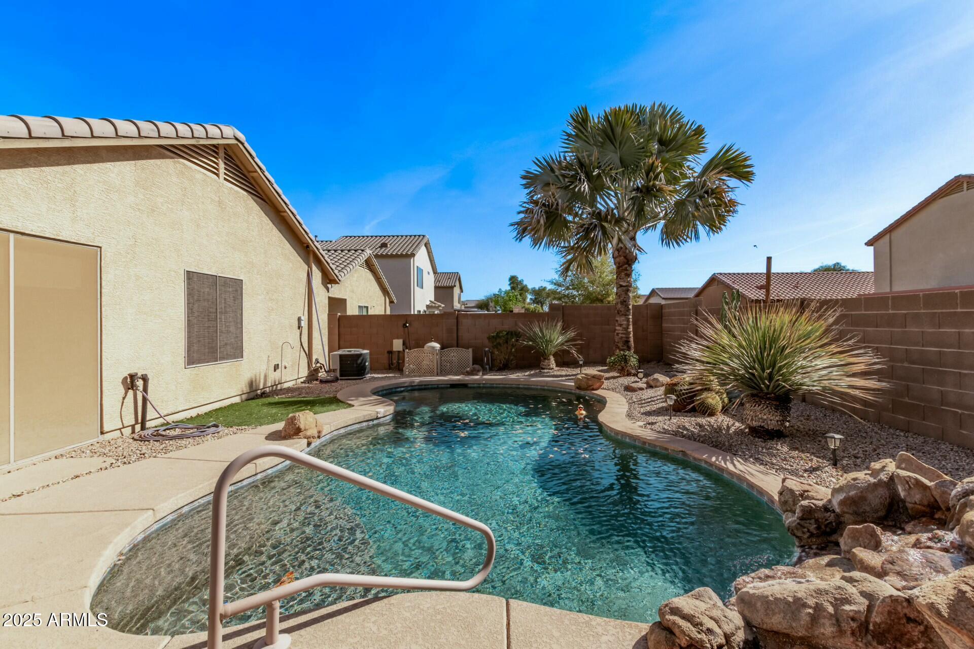 4045 E ARAGONITE Lane