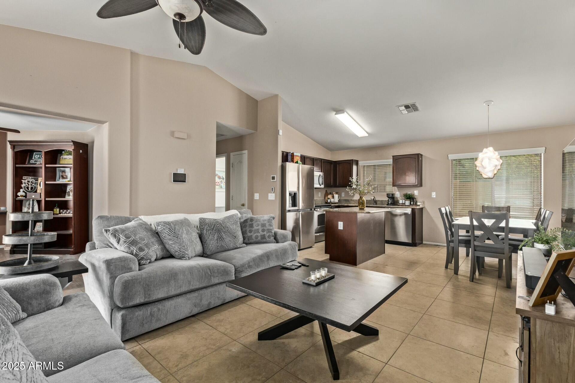 4045 E ARAGONITE Lane