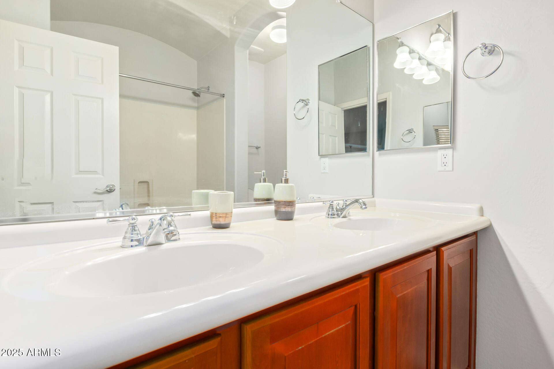 6838 W LYNNE Lane