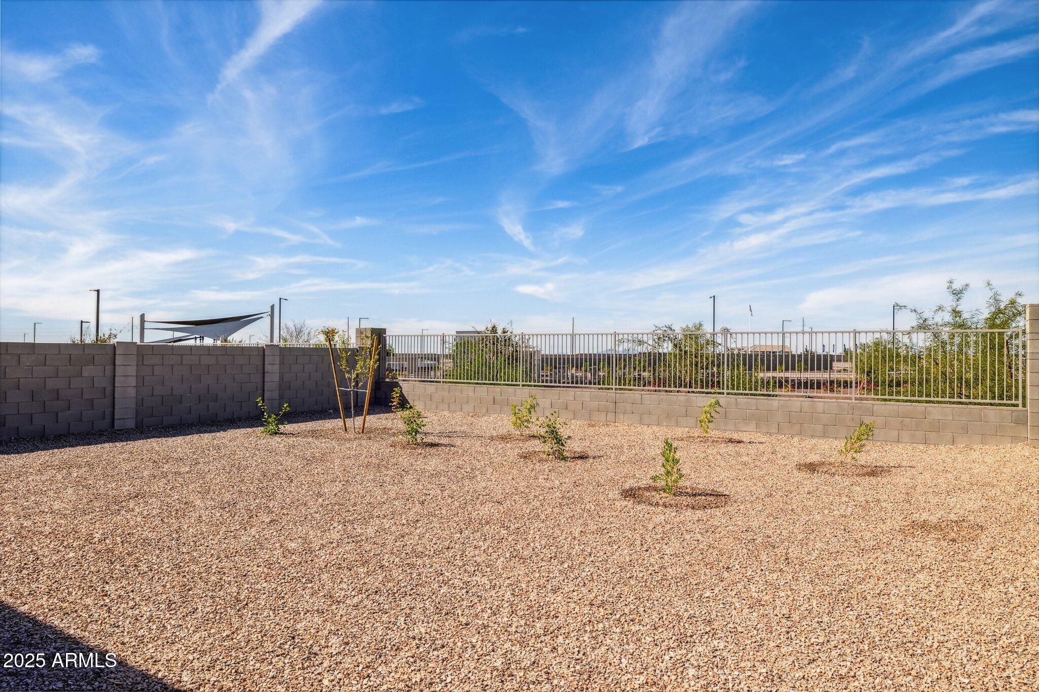 25364 W SUNLAND Avenue