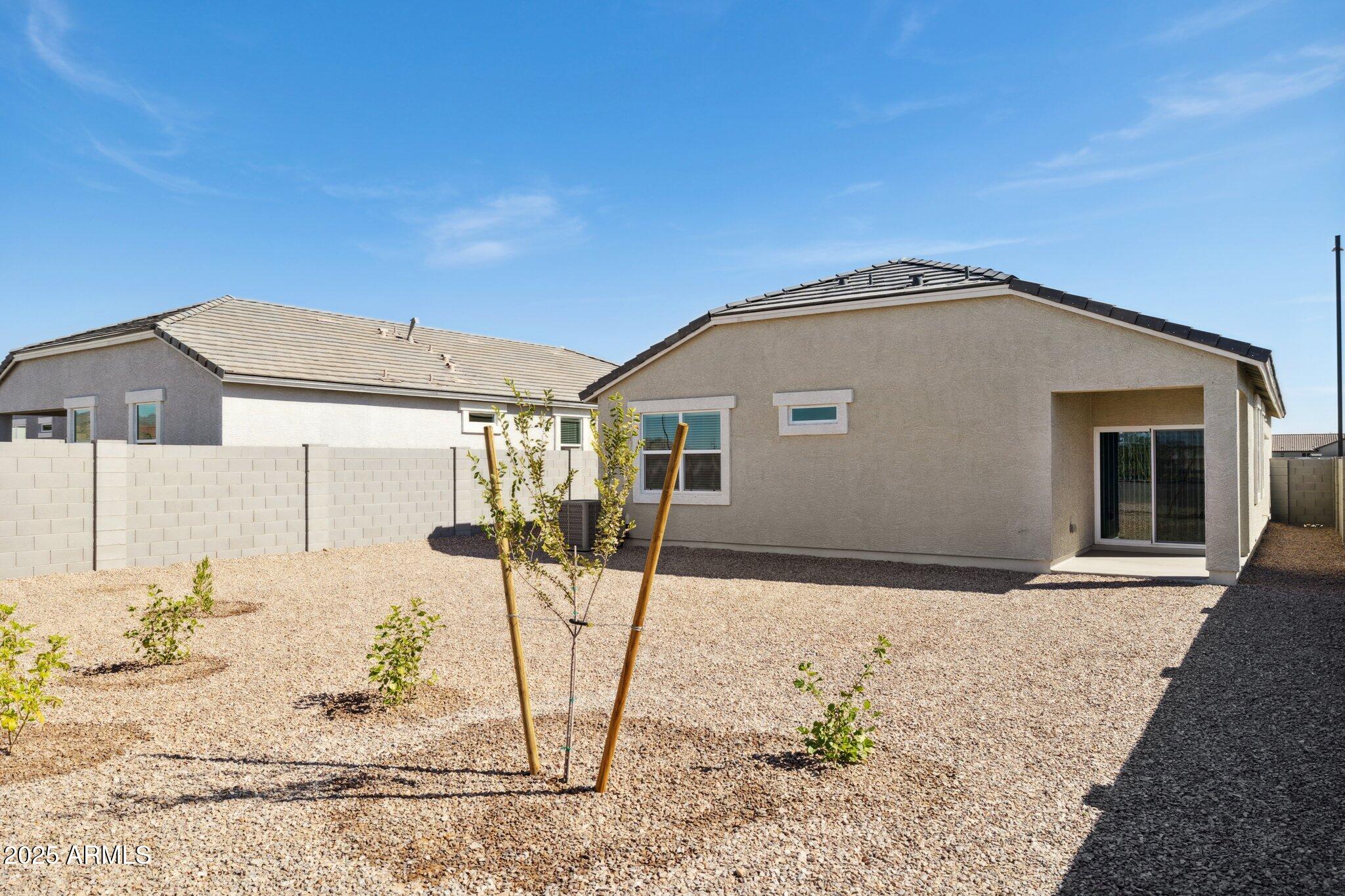 25364 W SUNLAND Avenue