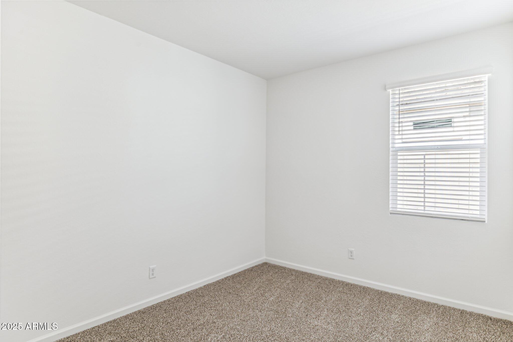25364 W SUNLAND Avenue