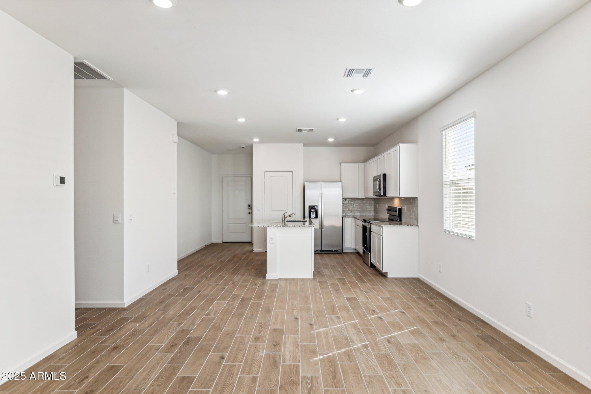 25364 W SUNLAND Avenue