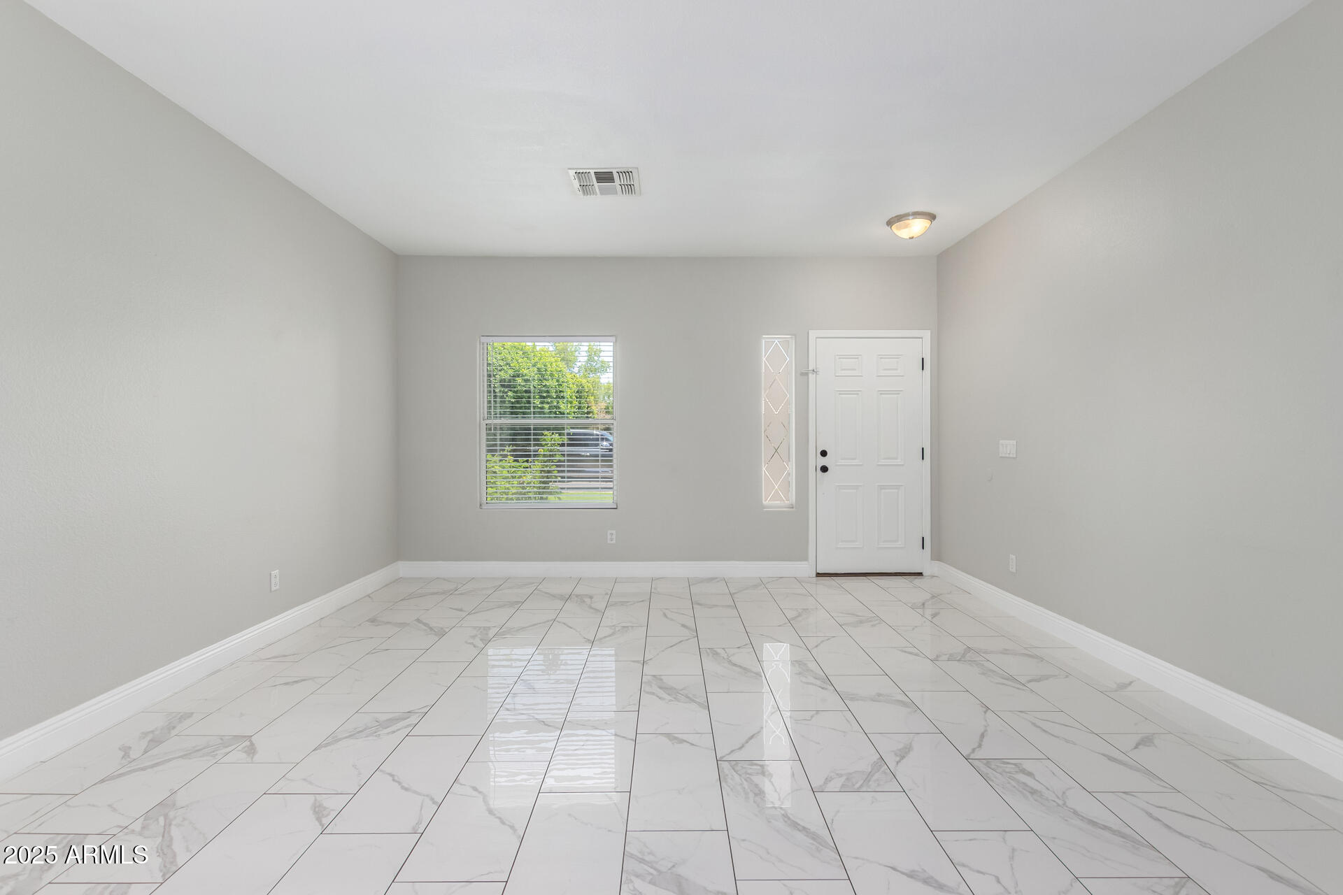 3704 E WYATT