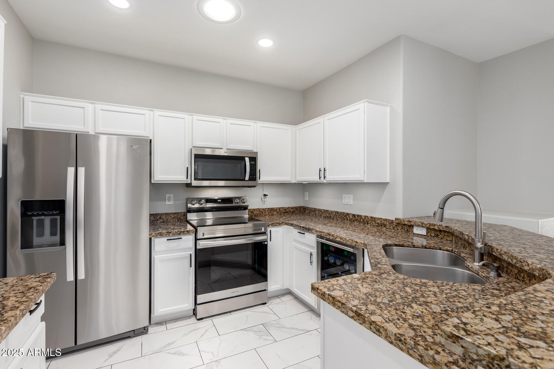 3704 E WYATT