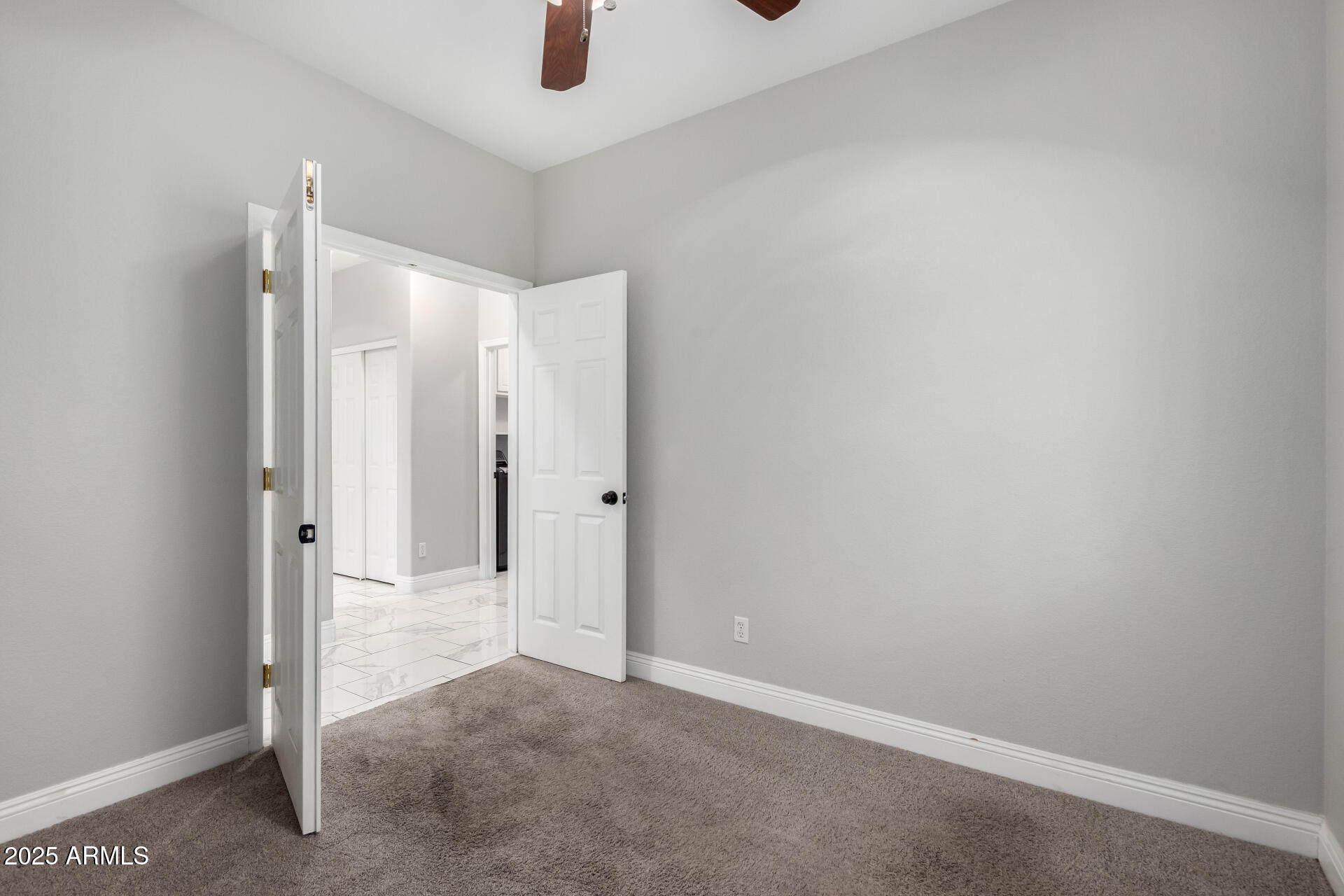 3704 E WYATT
