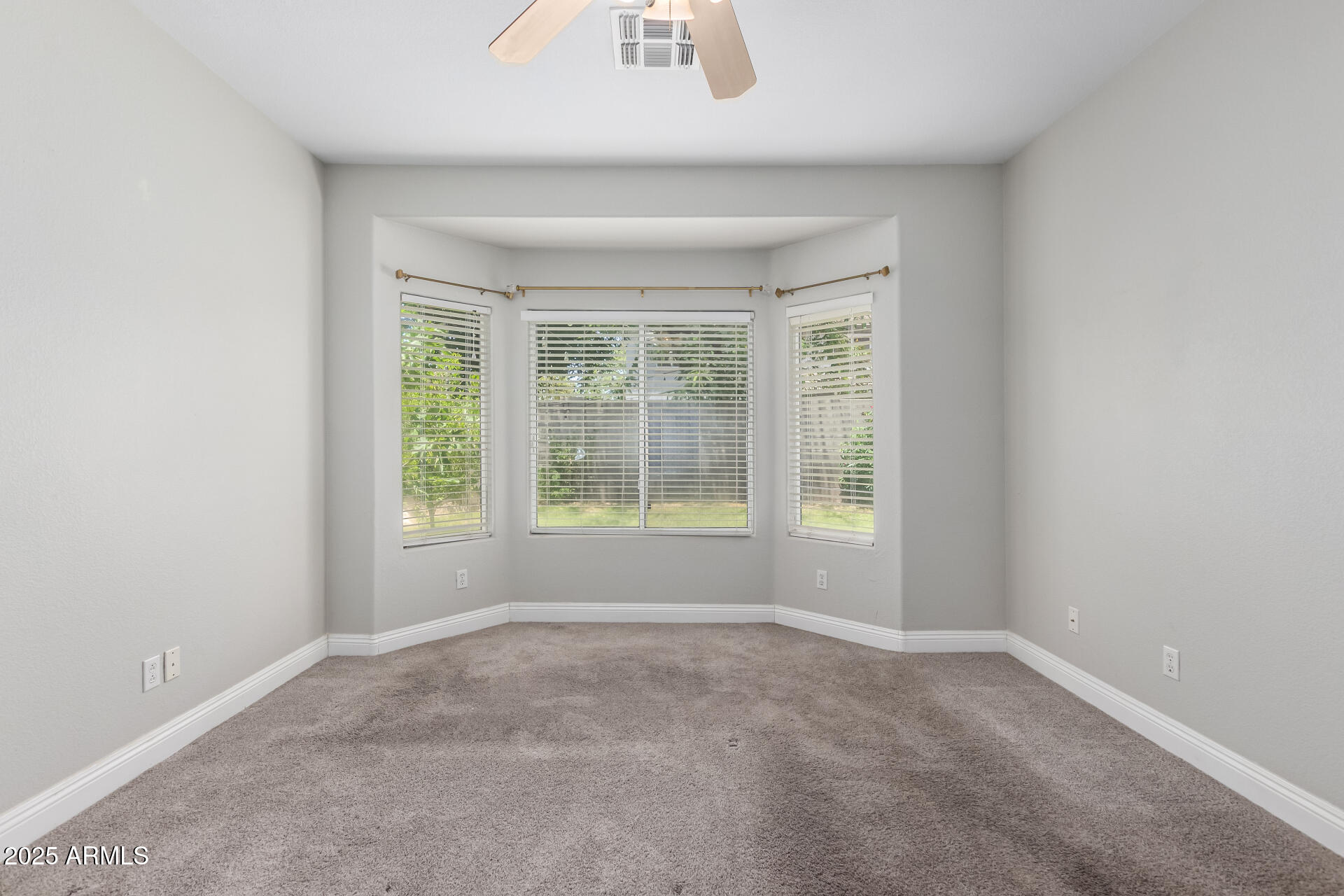 3704 E WYATT