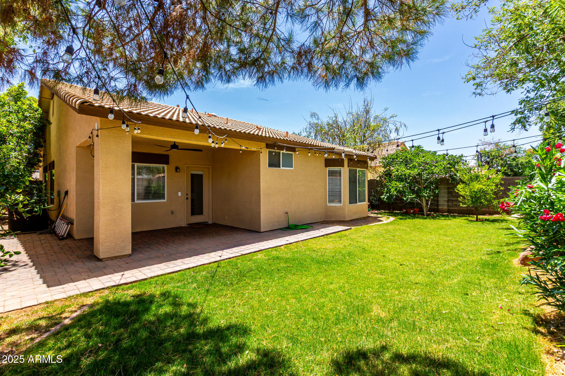 3704 E WYATT