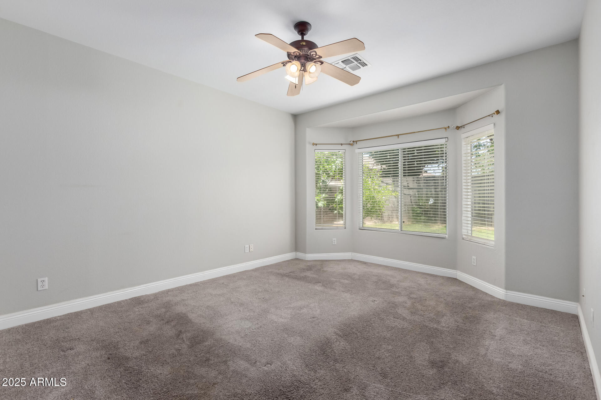 3704 E WYATT