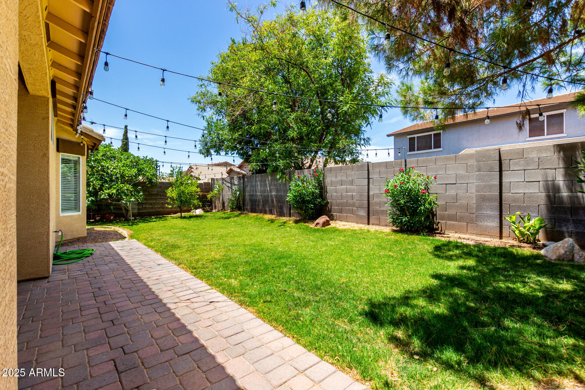3704 E WYATT