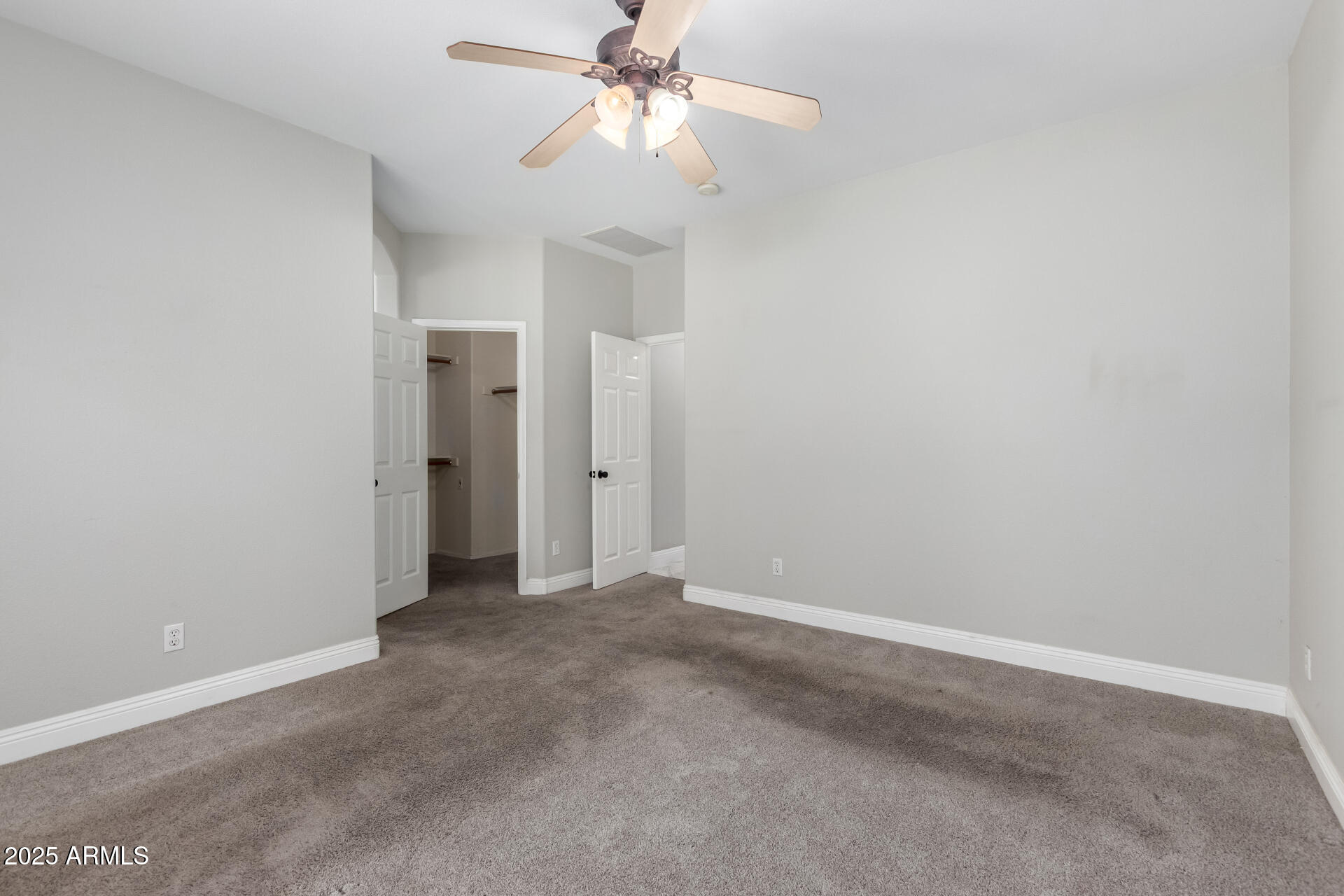 3704 E WYATT