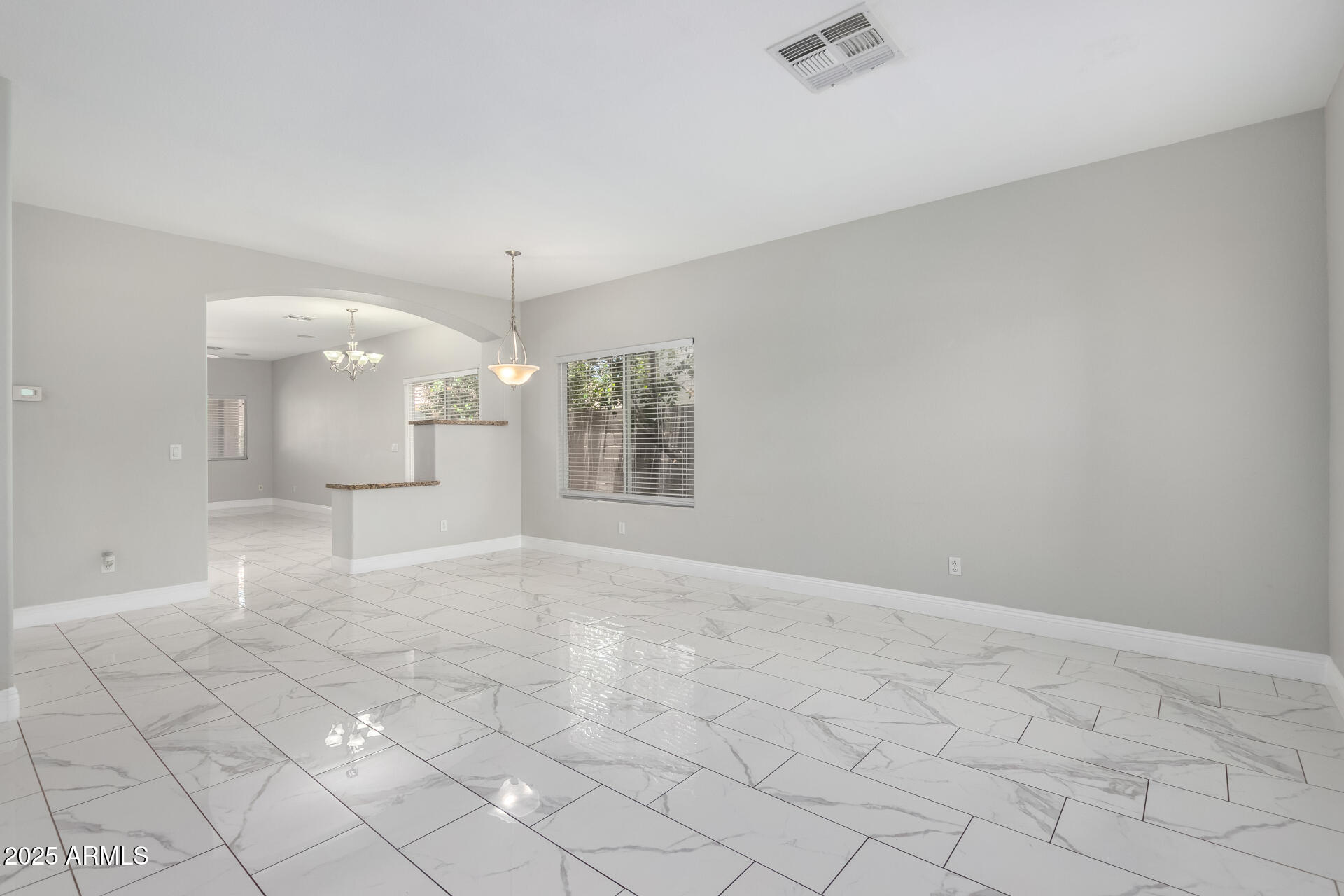 3704 E WYATT