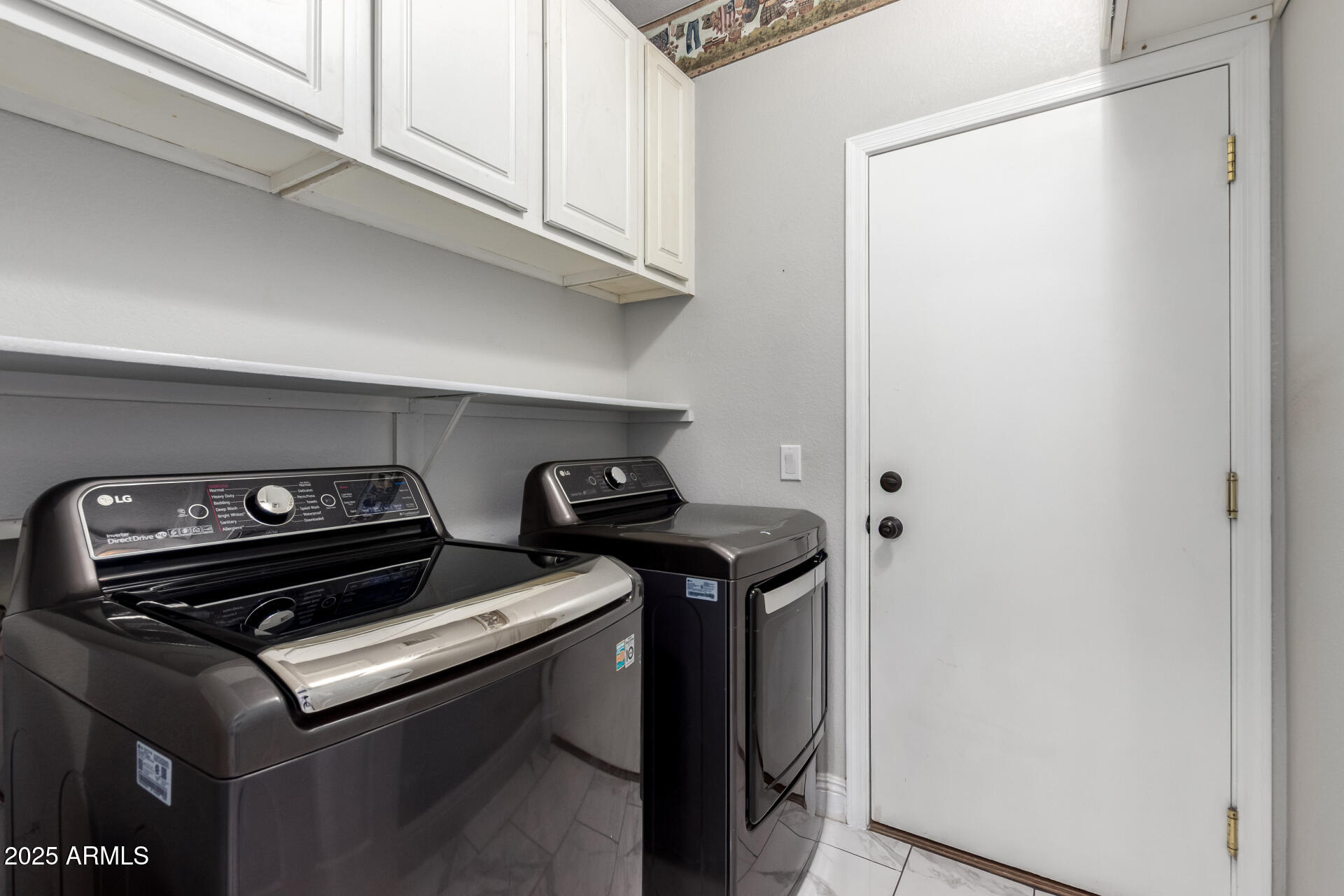 3704 E WYATT