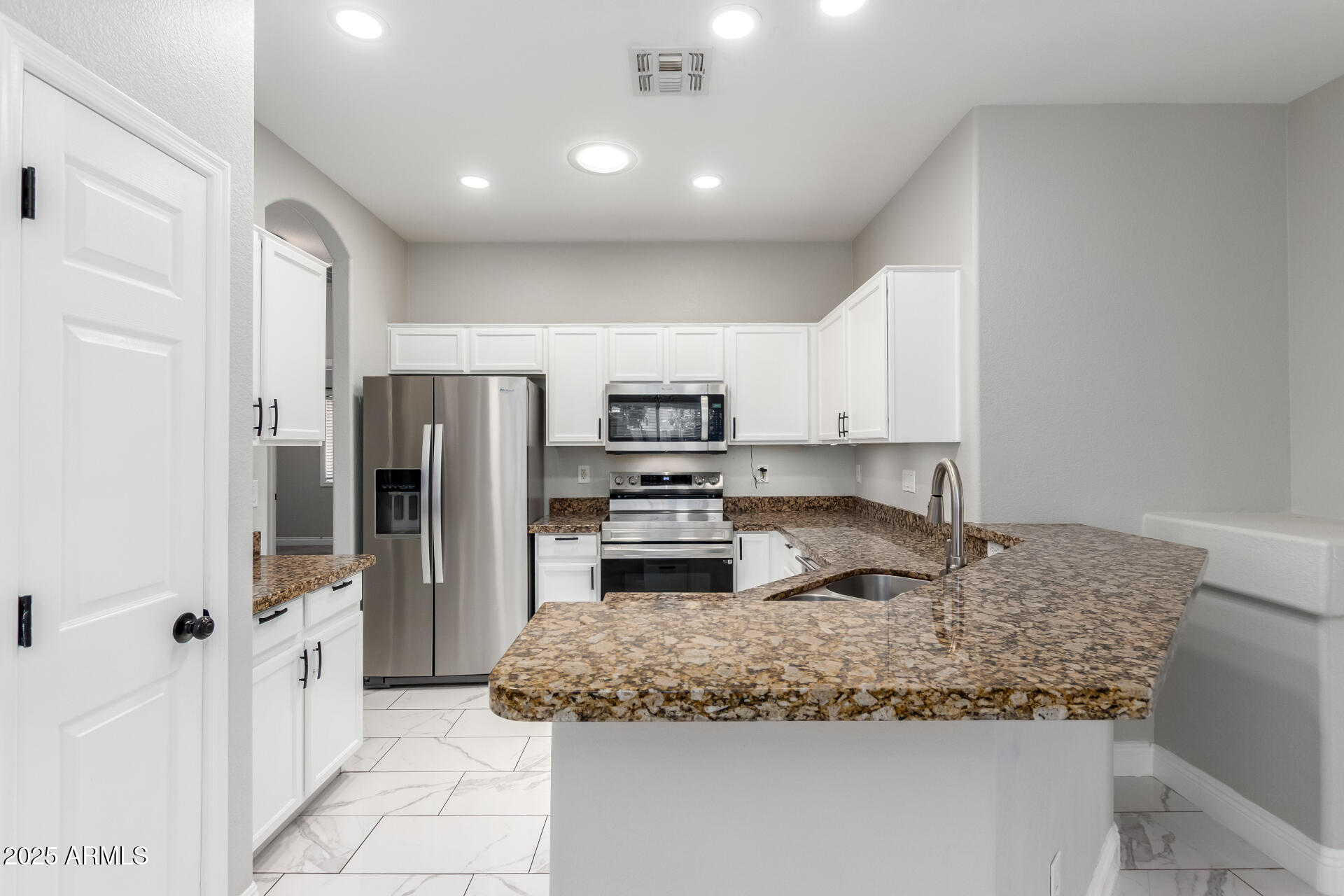 3704 E WYATT