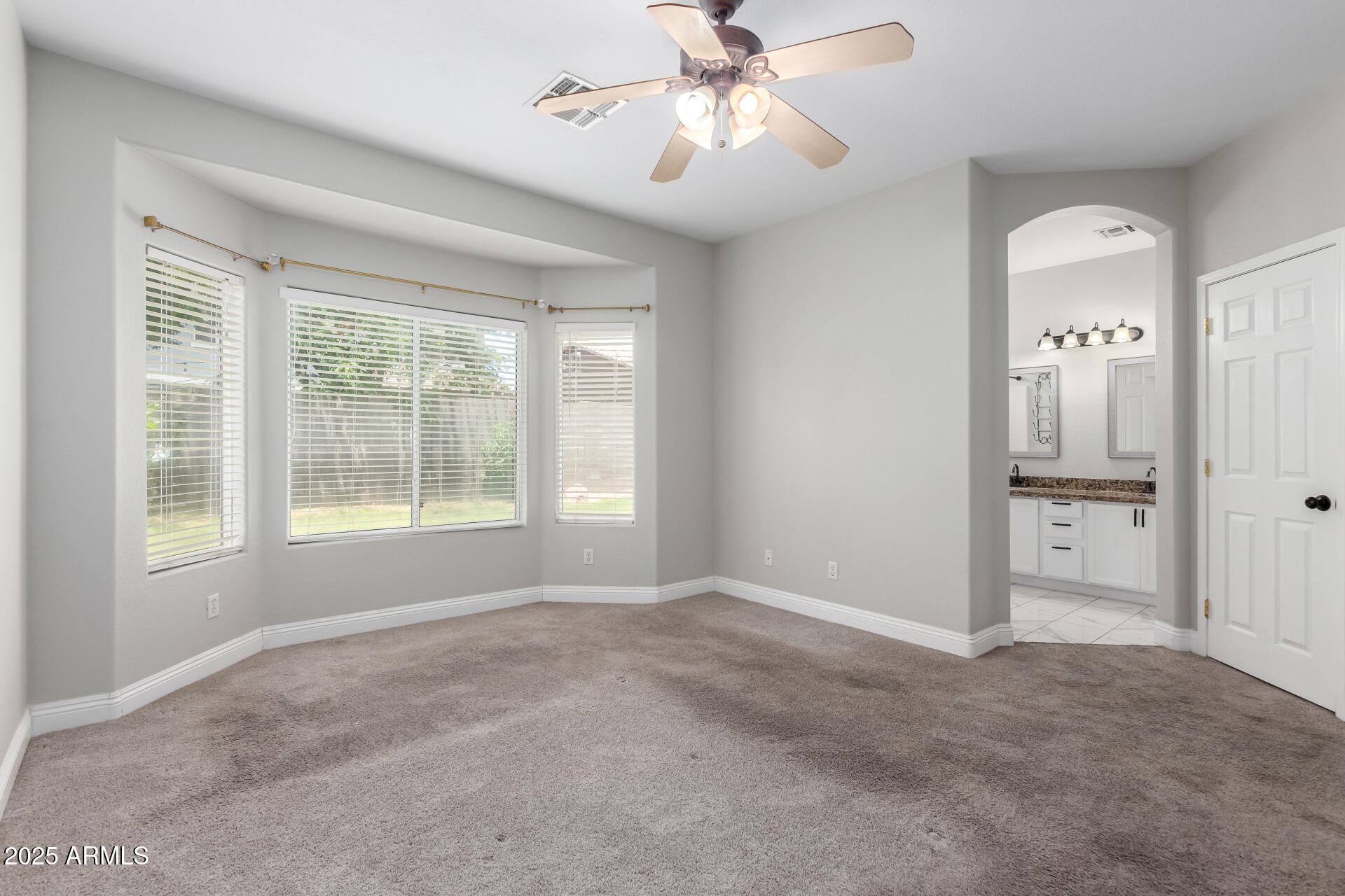 3704 E WYATT