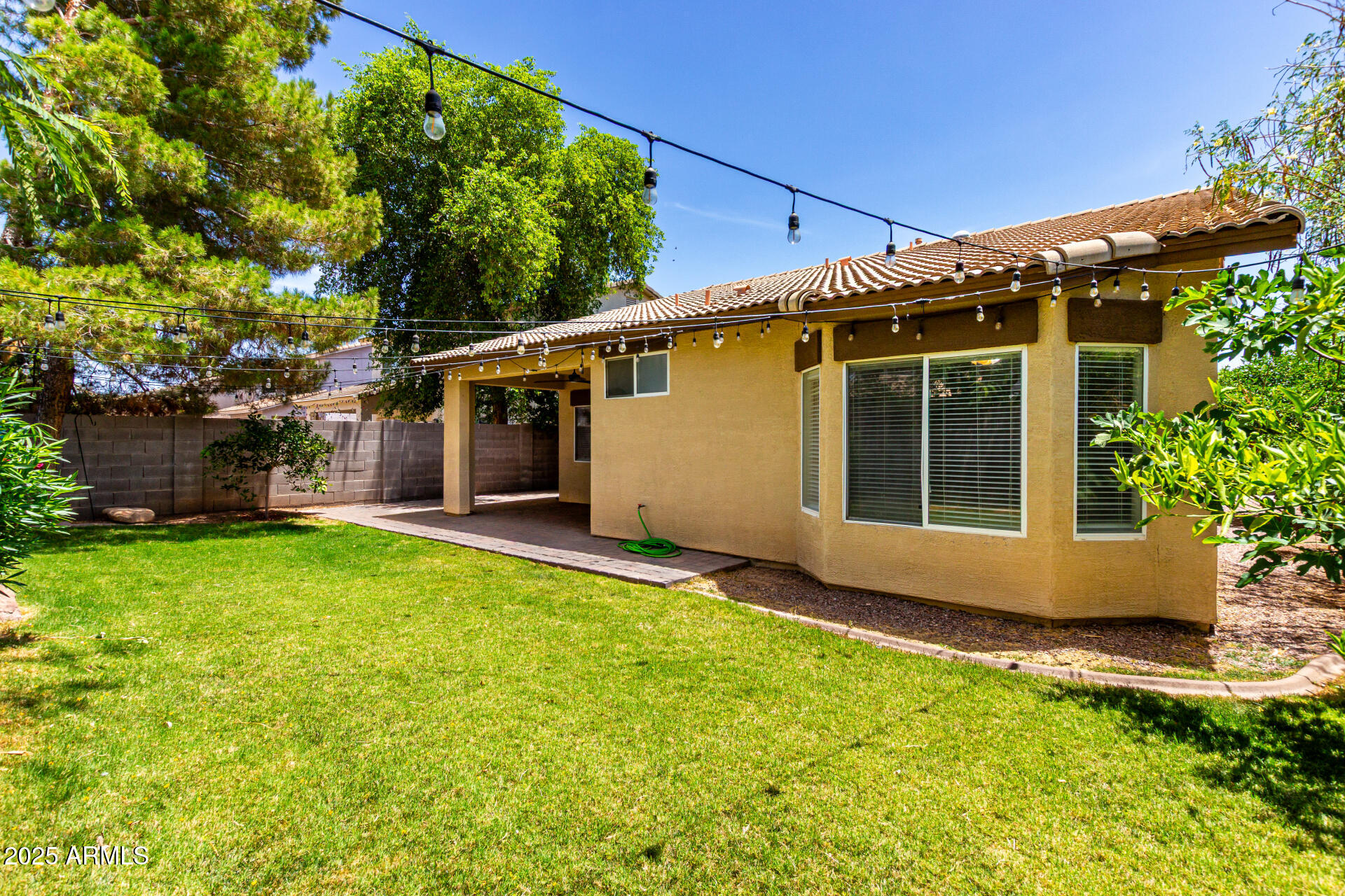 3704 E WYATT