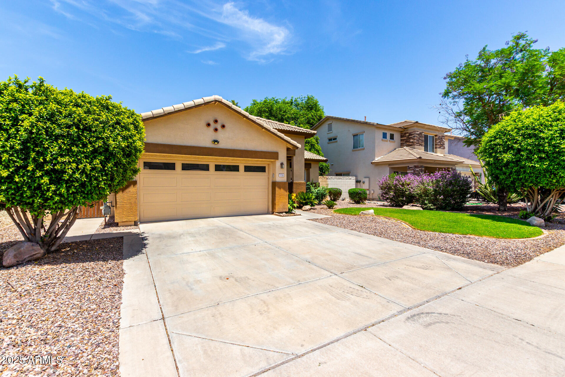 3704 E WYATT