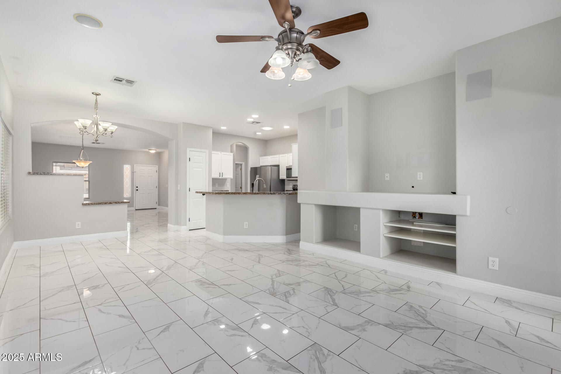 3704 E WYATT