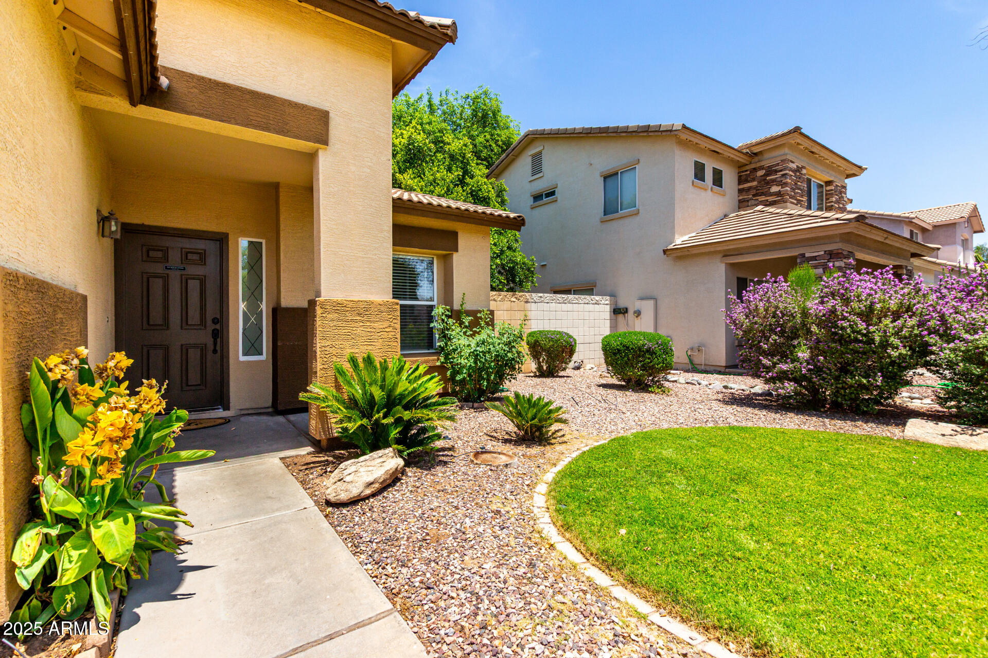 3704 E WYATT