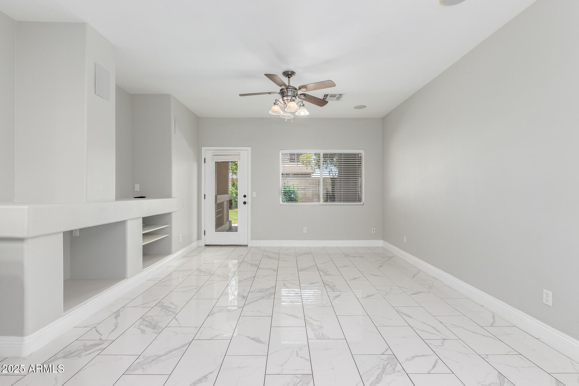 3704 E WYATT