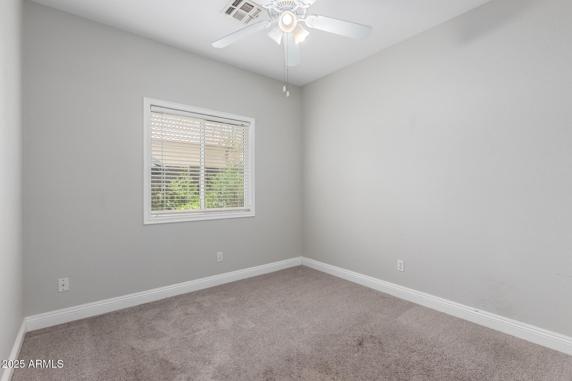 3704 E WYATT